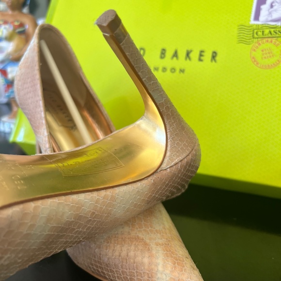 Ted Baker / London - Heel - Picture 4 of 5